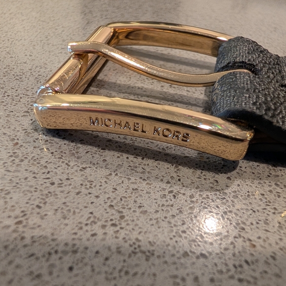 Michael Kors Women's Belt in Black with Gold Buckle - Picture 4 of 13